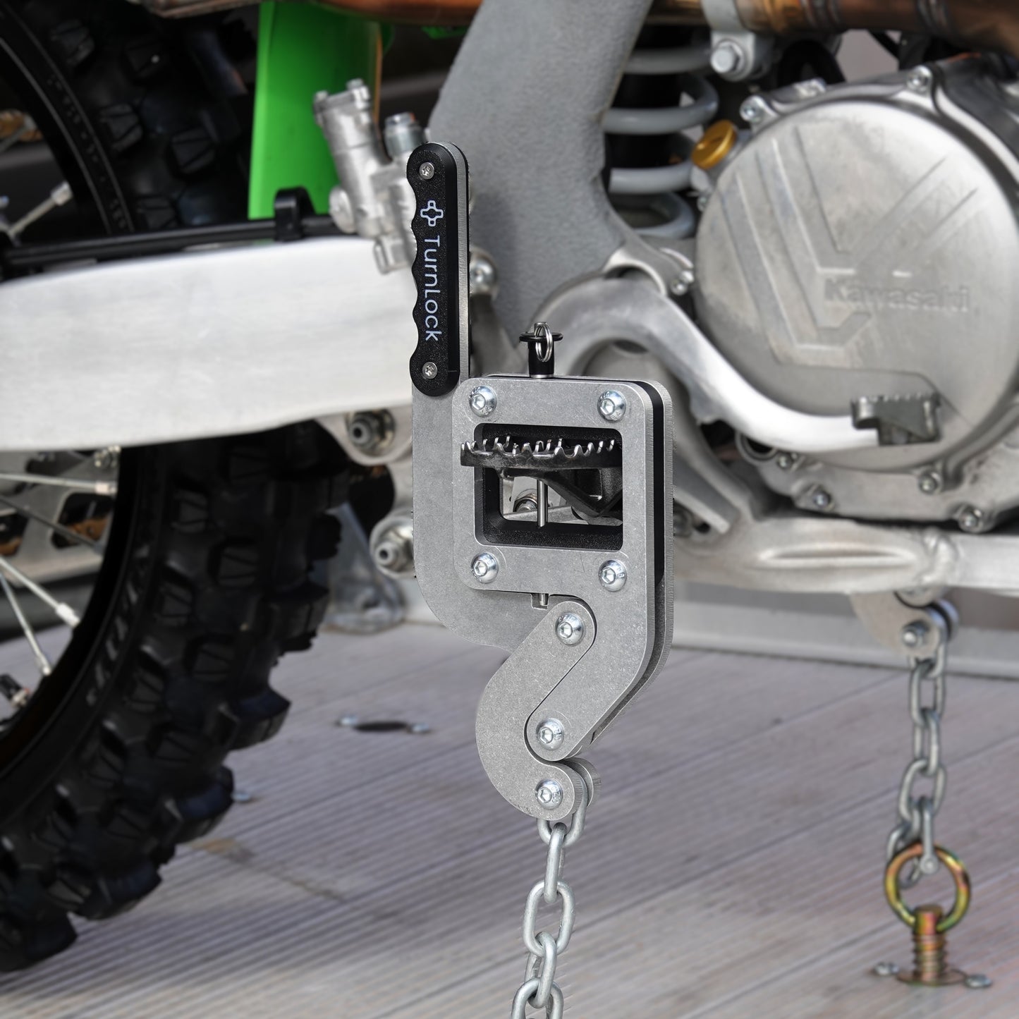 Moto Peg Binders - Pair